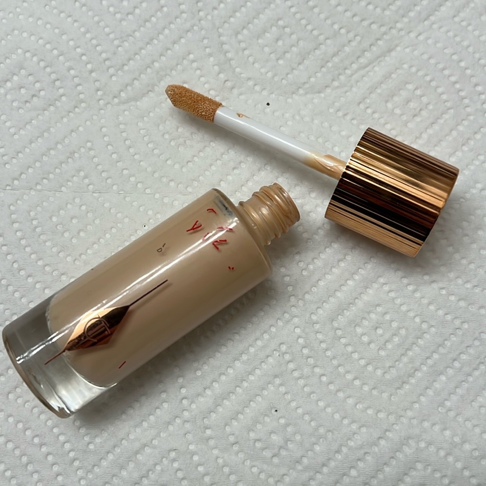Charlotte Tilbury Hollywood flawless filter- Shade 1